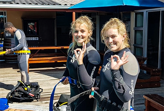 Dive shop pool students